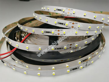 Chine le câble contant de largeur du courant 10mm de dc24v 60led 4.8w 3528 a mené la lumière de bande fournisseur